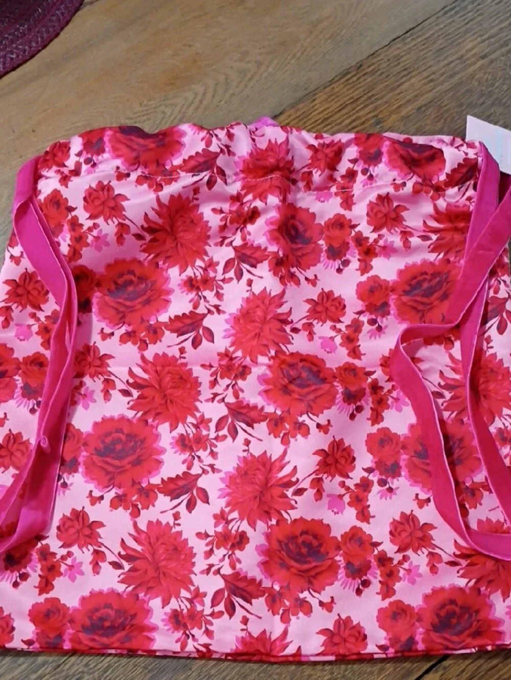 ban.do NWT Pink Satiny Drawstring Backpack with Red Floral Print